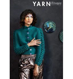 Damesvest met drakenschubben over de mouwen