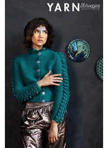 Damesvest met drakenschubben over de mouwen