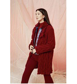 Dames vest gemaakt van rondbreinaald nr 6