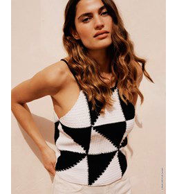 Top met gehaakte driehoeken gemaakt van Lana Grossa Landlust Baumwolle