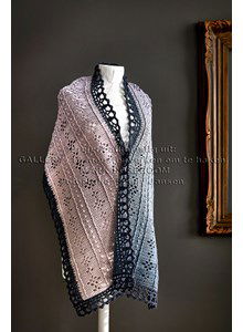 Brede omslagdoek met kantrant