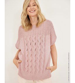 Pullover in verticaal golvend ajourpatroon gemaakt van Lana Grossa Linarte