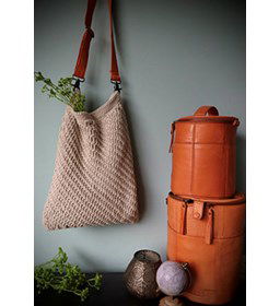 Tas zandsporen gemaakt van Scheepjes Cahlista