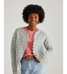 Vest met golvende rand gemaakt van Phildar Phil Bijou