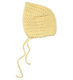 Gehaakt babymutsje met halskoordje gemaakt van Lana Grossa Cool Wool Baby