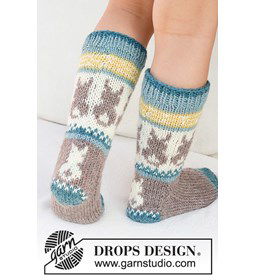 Kindersokken Dancing Bunny voor Pasen gemaakt van Drops Karisma