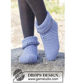 Gehaakte sloffen gemaakt van Drops Snow - Eskimo