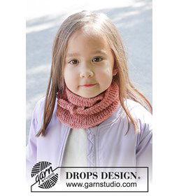 Kindersjaal in ribbelsteek gemaakt van DROPS Sky