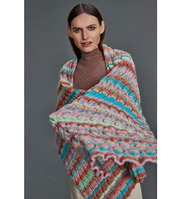 Omslagdoek met gerimpelde rand gemaakt van Lang Yarns Harmony