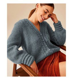 Damesvest met kabel langs halslijn gemaakt van Phildar Phil Mohair Soie