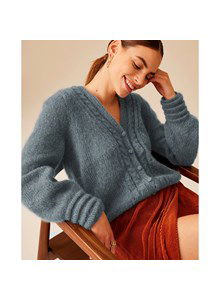 Damesvest met kabel langs halslijn