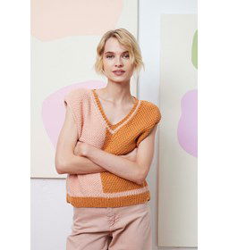Tweekleurige spencer Demi met V-hals gemaakt van Lang Yarns Amira