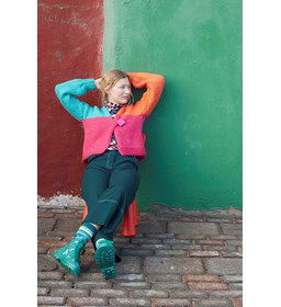 Damesvest met knoop gemaakt van Lang Yarns Wooladdicts Fire