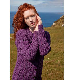 Damesvest met ronde hals en knoopsluiting gemaakt van Rondbreinaald nr 4