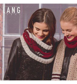 Sjaal gemaakt van Lang Yarns Malou Light uni en color