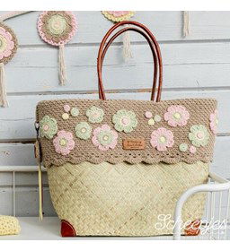 Vrolijke boodschappenmand gemaakt van Scheepjes Softfun