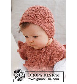 Babymuts met kantpatroon gemaakt van Drops Alpaca