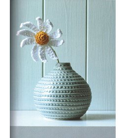 madeliefje in vaasje gemaakt van Scheepjes Catona 25 en 10 gram