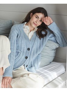 Breipatroon damesvest met zakken gemaakt van Lana Grossa Cool Merino Big
