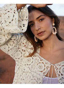 Vest met striksluiting