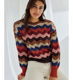 Damestrui met gekleurde golvende banen gemaakt van Phildar Phil Origin