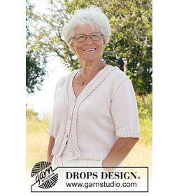 Damesvest met brede picotrand lans voorpand en hals. gemaakt van Drops Cotton Merino