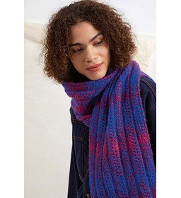 Sjaal met verticale ribbels gemaakt van Lang Yarns Bergen 1102.
