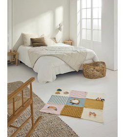 Speelkleed met versiering gemaakt van Phildar Phil Partner 6