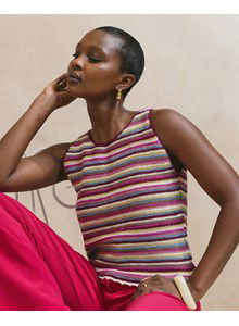 Gestreept damesshirt met aansluitende hals