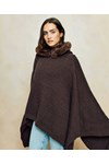 Breipatroon wijde poncho met capuchon van andere kant