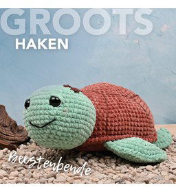 Knuffel schildpad Sofia gemaakt van borduurstoffen