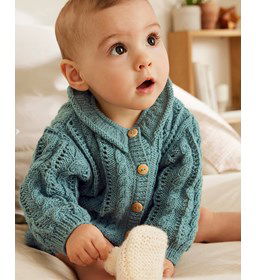 Babyvest met kraagje gemaakt van Phildar Phil merinos 3,5