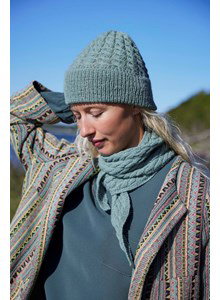 Breipatroon damesmuts met kabelpatroon elin gemaakt van Lang Yarns Cashmere Extra Lace