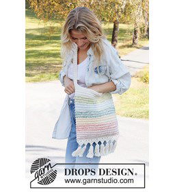 Dubbeldraads gebreide tas met gehaakte onderrand en franjes gemaakt van Rondbreinaald nr 5,5