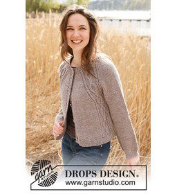 Damesvest met kabels gemaakt van Drops Karisma