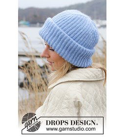 Damesmuts met omvouw gemaakt van Drops Air