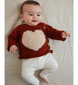 Babytruitje met hart gemaakt van Phildar Phil Caresse