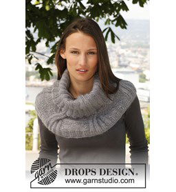 Schouderwarmer gemaakt van Drops Kid Silk