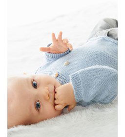 Baby truitje gemaakt van knopen