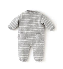 Gestreept boxpakje gemaakt van knopen