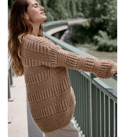 Damesvest met ronde hals gemaakt van knopen