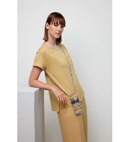 Meerkleurig mobieltasje Beba gemaakt van knopen