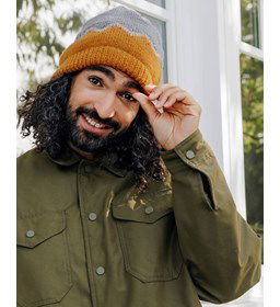 Herenmuts met gekleurd zigzag patroon