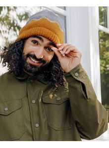 Herenmuts met gekleurd zigzag patroon