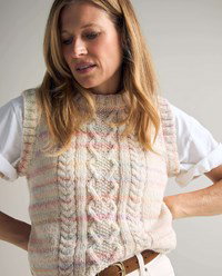 mouwloze trui Edith met kabelpatroon