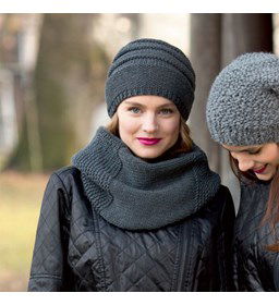 Ronde sjaal en muts gemaakt van Lang Yarns Merino 70 en color