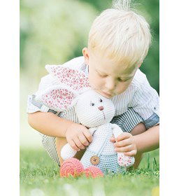 Konijn gemaakt van DMC borduurgaren 13