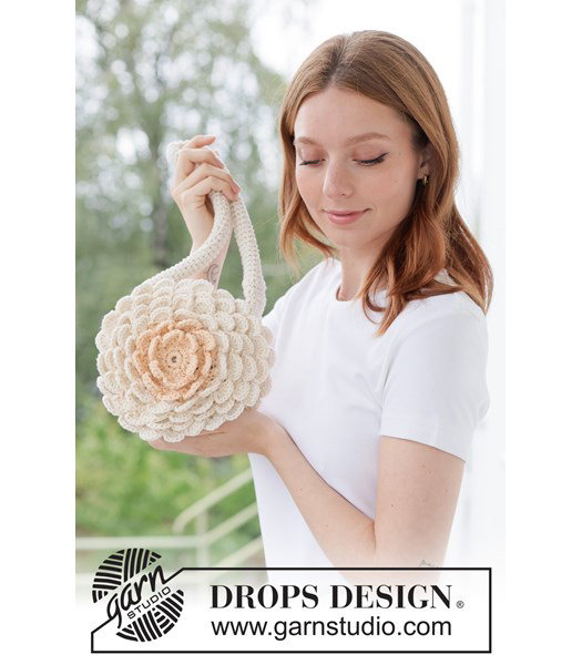 Haakpatroon Gehaakte ronde tas met gelaagd bloemenpatroon