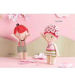 Poppetjes in badpak en tuinbroek gemaakt van Boeken Rico