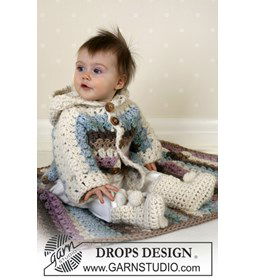 Vest en slofjes gemaakt van Drops Snow - Eskimo